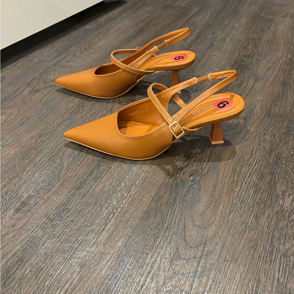 Heels - Picture 2 of 2